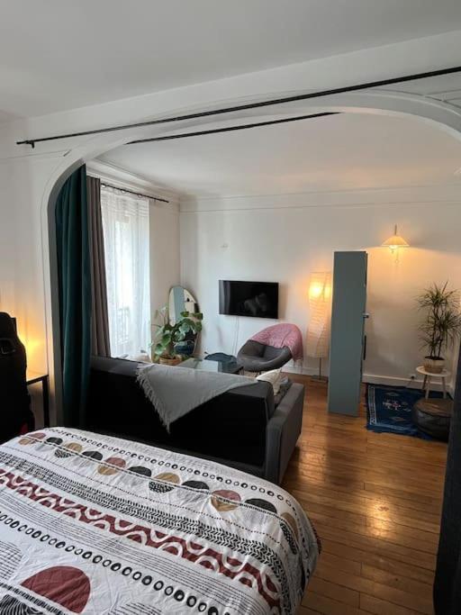 Charmant Appartement Proche Paris サン・トゥアン エクステリア 写真
